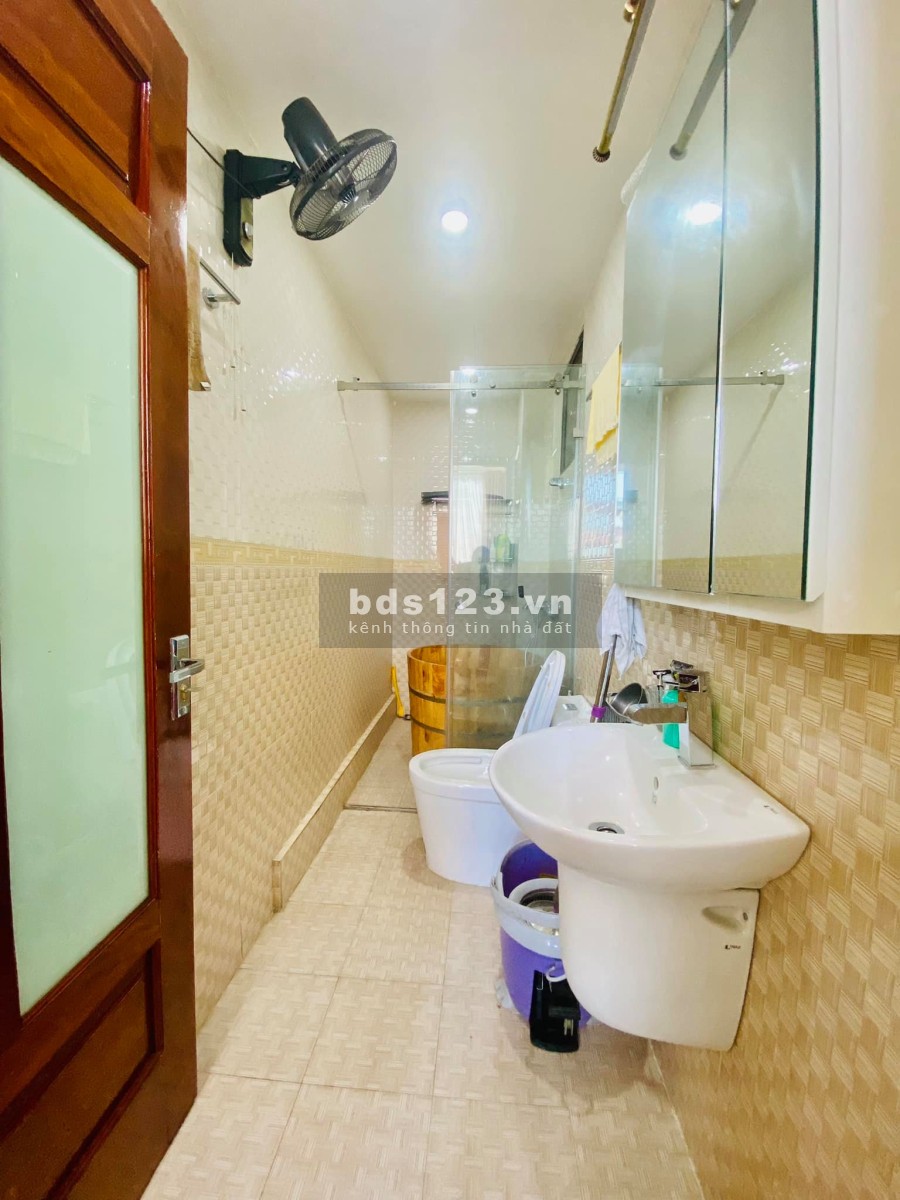 Bán lô góc thang máy nhà mới siêu đẹp, cam kết tin thật ảnh chụp thật, đúc 5 tầng kiên cố