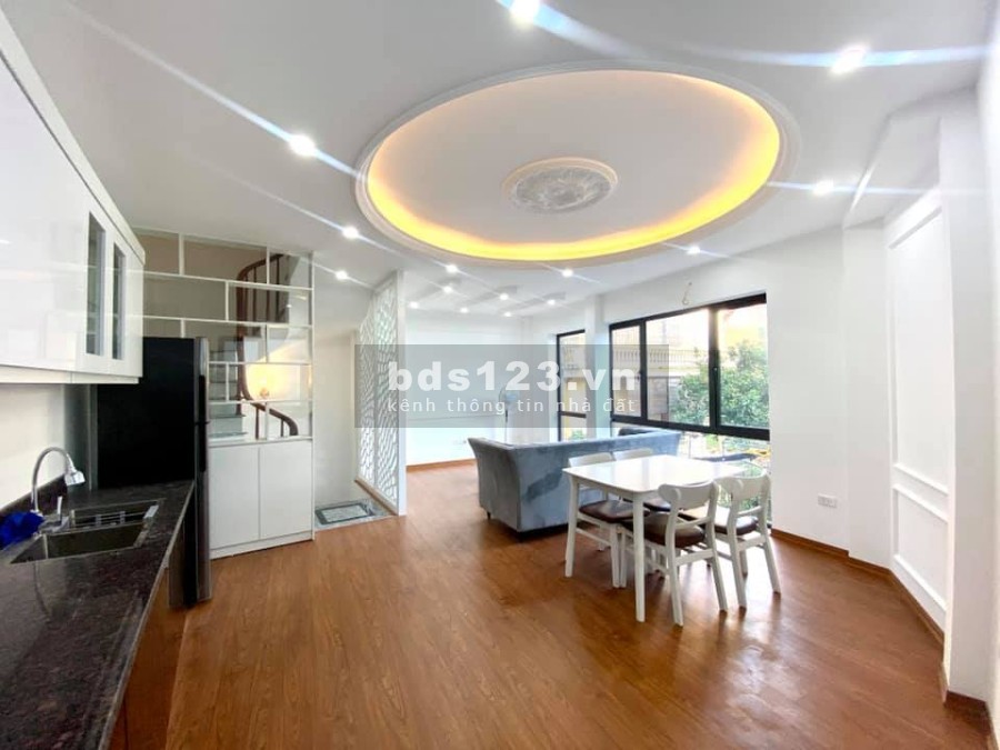 Bán nhà hoa hậu Ngọc Thuỵ, lô góc ô tô đỗ cổng vào nhà, dtsd 40m2, 6 tầng, giá 4.3 tỷ, lhcc