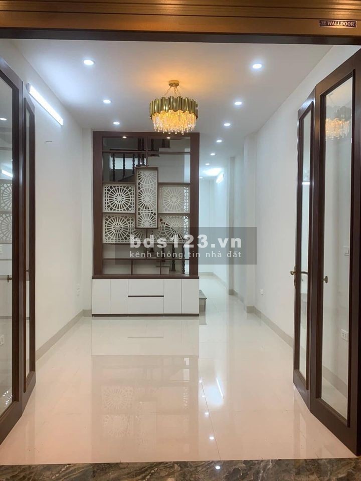 Cần bán nhà nguyên căn Quận Hai Bà Trưng, diện tích sử dụng 35m2, sổ đỏ chính chủ, lhcc