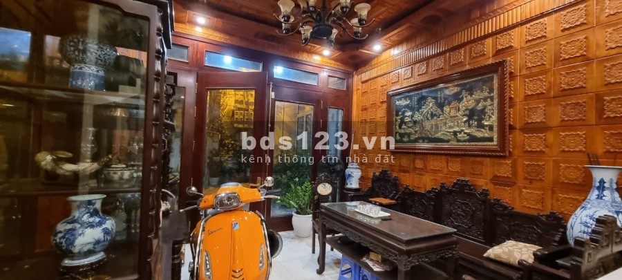 Bán nhà nguyên căn siêu đẹp 10m ra hồ Bồ Đề gần phố dt 50m2, 5 tầng gí 5x tỷ, Long Biên
