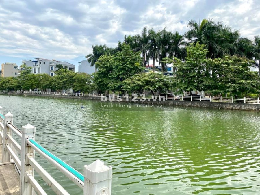 Bán nhà hoa hậu Ngọc Thuỵ, lô góc ô tô đỗ cổng vào nhà, dtsd 40m2, 6 tầng, giá 4.3 tỷ, lhcc