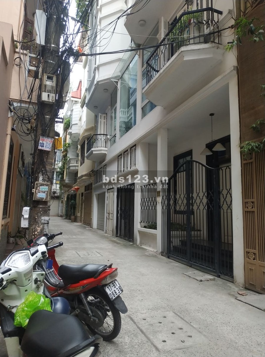 Cần nhượng lại căn nhà đường Tôn Đức Thắng Đống Đa, diện tích 98m2, giá 16 tỷ sổ sẵn