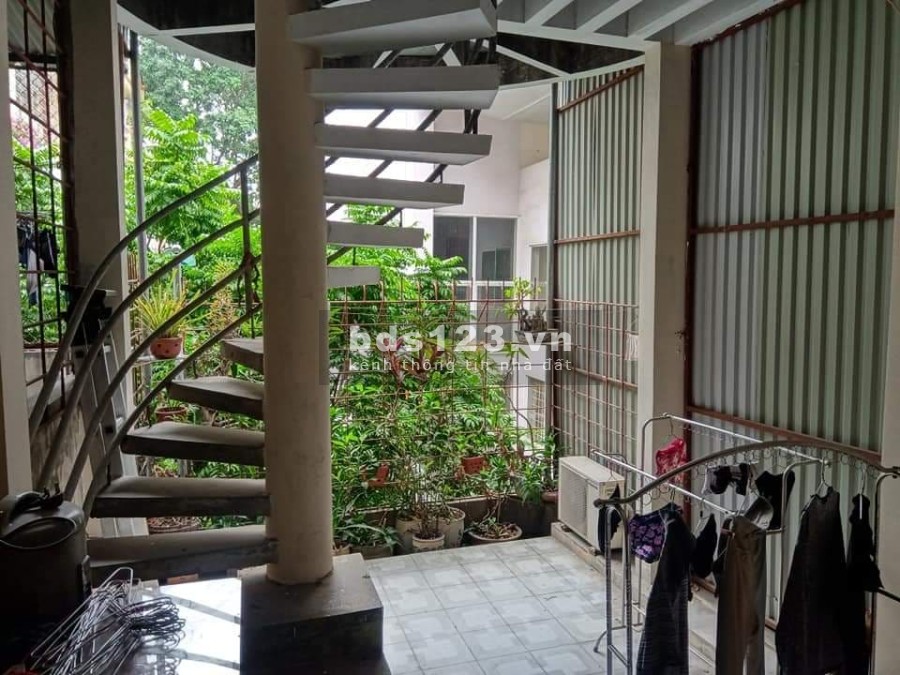 Phân lô Đống Đa Chùa Láng 57m2 nhà 3 tầng chỉ 8.5 tỷ khu an sinh cực đỉnh ô tô vào nhà