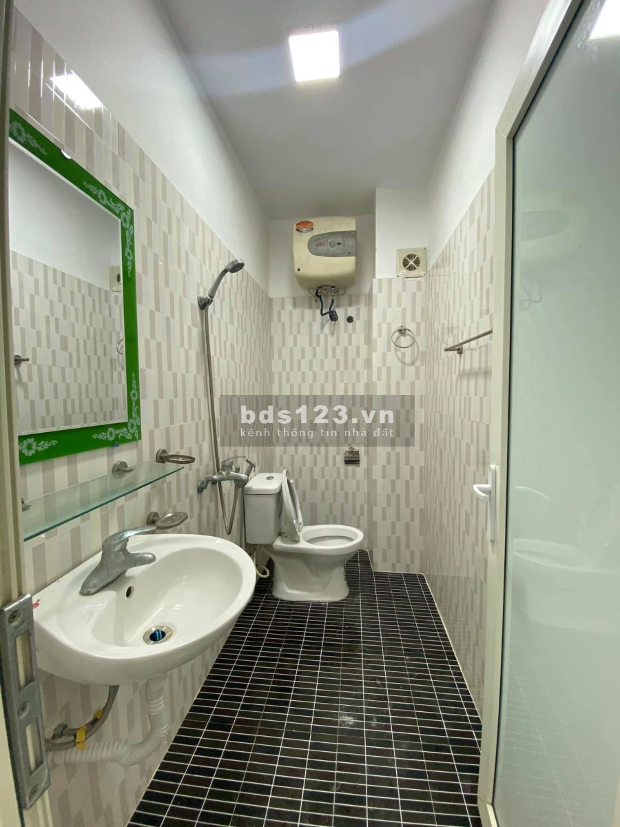 Bán nhà nguyên căn Ngũ Nhạc diện tích sử dụng 30m2, 4 tầng kiên cố, giá bán 2.55 tỷ, lhcc