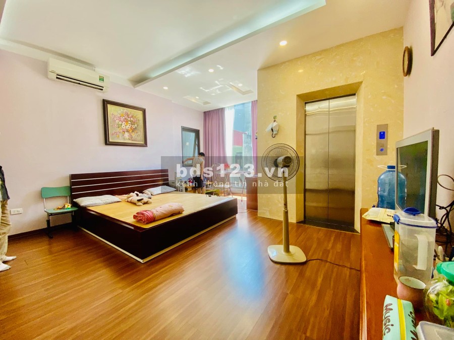 Bán lô góc thang máy nhà mới siêu đẹp, cam kết tin thật ảnh chụp thật, đúc 5 tầng kiên cố