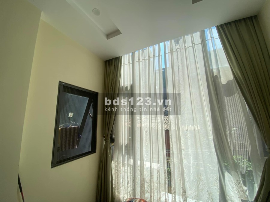 Bán lô góc thang máy nhà mới siêu đẹp, cam kết tin thật ảnh chụp thật, đúc 5 tầng kiên cố