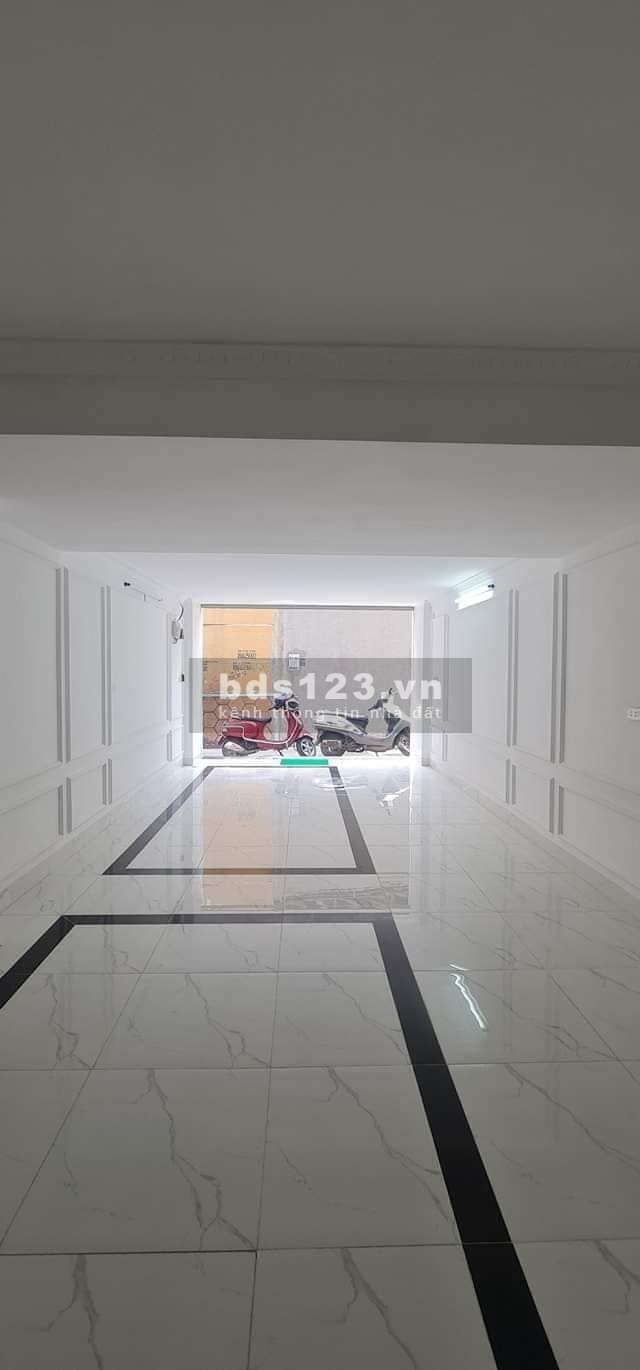Bán Nhà Bồ Đề diện tích 47m2, 5 tầng, mặt tiền 4M, giá bán chỉ nhỉnh 5 tỷ, lh 0974495524