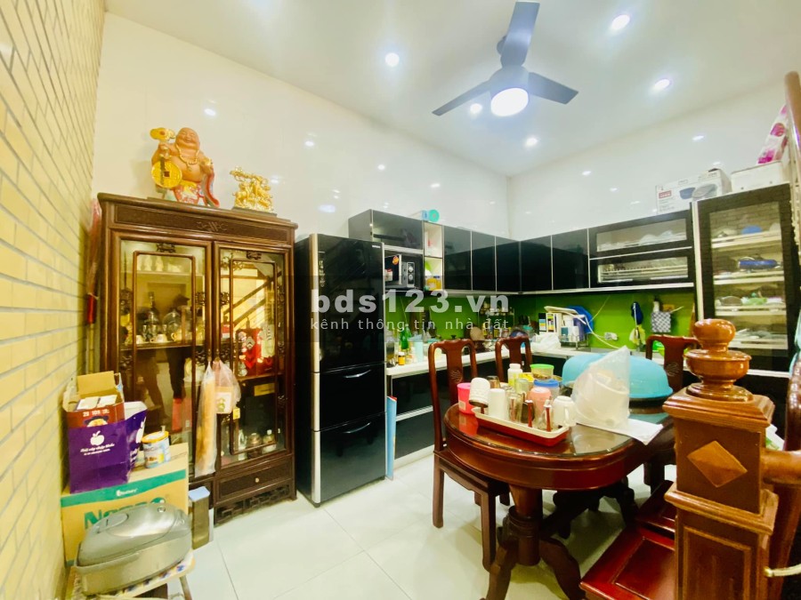 Bán lô góc thang máy nhà mới siêu đẹp, cam kết tin thật ảnh chụp thật, đúc 5 tầng kiên cố