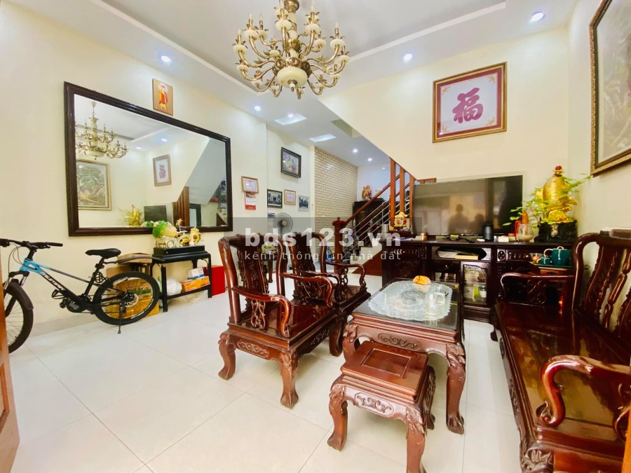 Bán lô góc thang máy nhà mới siêu đẹp, cam kết tin thật ảnh chụp thật, đúc 5 tầng kiên cố
