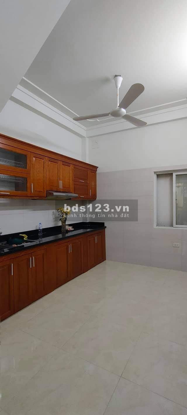 Ngõ 168 Kim Giang 5 tầng diện tích giá bán 3,9 tỷ liên hệ xem nhà 0918120568, 5 tầng đúc