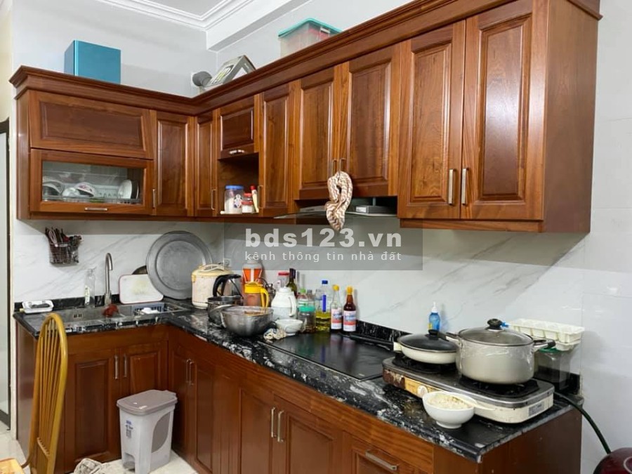 Bán nhà Hoàng Quốc Việt, Quận Cầu Giấy, lô góc, ô tô gần giá chào 5 tỷ 6, lh 0852343968