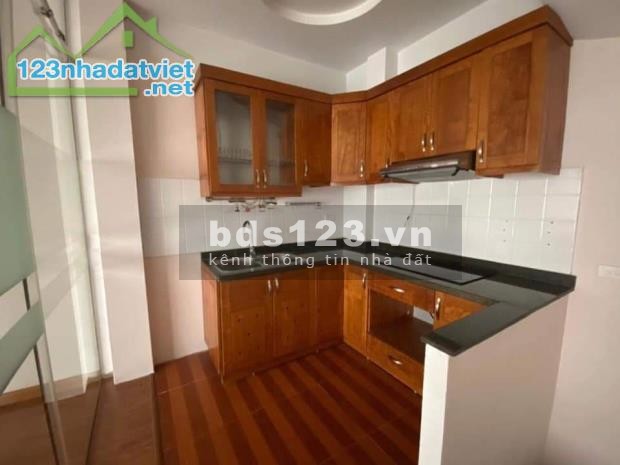 Bán nhà cực đẹp, phố Trần Quốc Vượng, dân sinh Vip, ngõ thoáng, dtsd 30m2, 6 tầng giá chỉ 3.23 tỷ