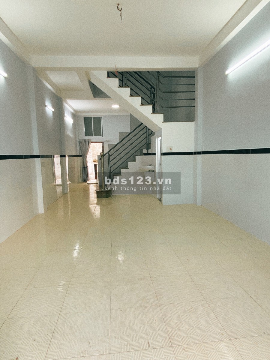 Nhà MỚI 2 tầng diện tích sử dụng 4x11, 2 mặt hẻm xe hơi, Chiến Lược giá bán 4.2 tỷ