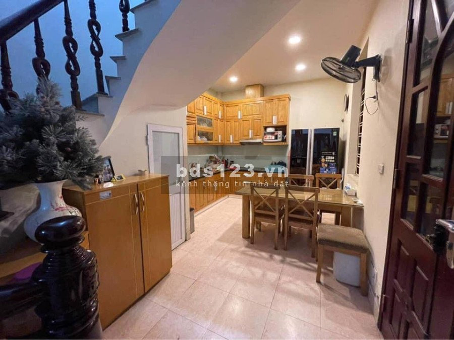 Lô góc 2 mặt ngõ, 5T 60m2 ngõ 136 Trung Kính, oto đỗ ngày đêm, chỉ 7.6 tỷ, em Tuấn 0392969999