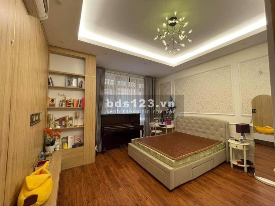 Lô góc 2 mặt ngõ, 5T 60m2 ngõ 136 Trung Kính, oto đỗ ngày đêm, chỉ 7.6 tỷ, em Tuấn 0392969999