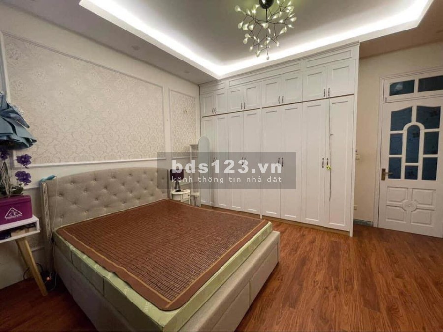 Lô góc 2 mặt ngõ, 5T 60m2 ngõ 136 Trung Kính, oto đỗ ngày đêm, chỉ 7.6 tỷ, em Tuấn 0392969999