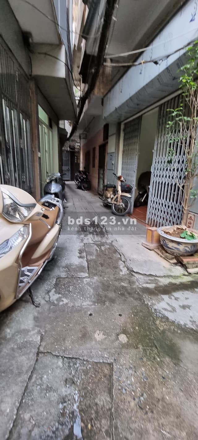 Bán nhà ở An Dương, diện tích sử dụng 22m2, lô góc 2 mặt thoáng, giá bán 2 tỷ ngõ rộng