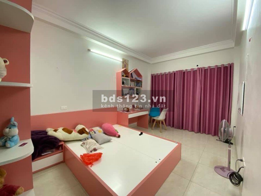 Bán nhà Hoàng Quốc Việt, Quận Cầu Giấy, lô góc, ô tô gần giá chào 5 tỷ 6, lh 0852343968