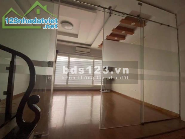 Bán nhà cực đẹp, phố Trần Quốc Vượng, dân sinh Vip, ngõ thoáng, dtsd 30m2, 6 tầng giá chỉ 3.23 tỷ