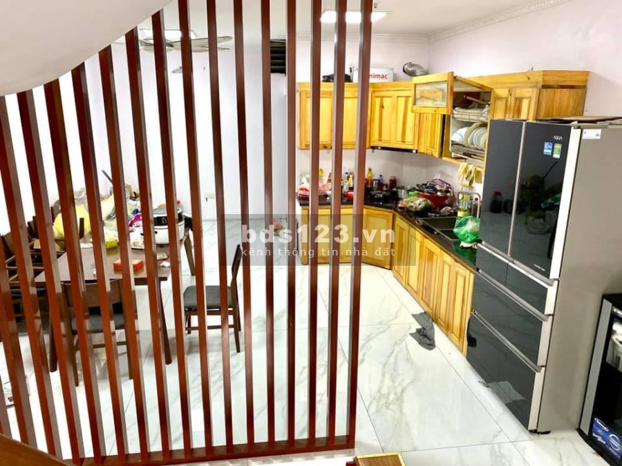 View Hồ - Gara ô tô, Nhà Ngọc Lâm, Quận Long Biên, 74m, 5 tầng, giá bán 9.6 tỷ sổ sẵn