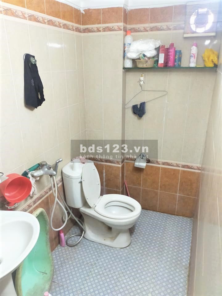 Xã Đàn 25m2 5 tầng 2.2 tỷ. 1 bước ra phố. Xách đồ vào luôn. 3 gác đỗ ngày đêm