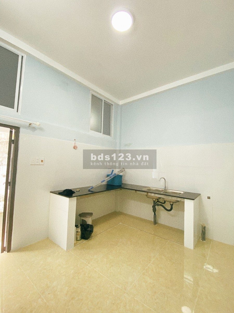 Nhà MỚI 2 tầng diện tích sử dụng 4x11, 2 mặt hẻm xe hơi, Chiến Lược giá bán 4.2 tỷ