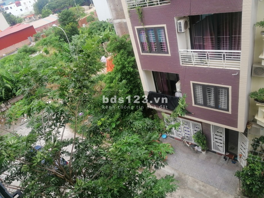 Nhà em đang cần cho thuê mặt sàn tầng 4, diện tích 100m2 cho thuê làm văn phòng, Spa, bán hàng online, studio,...