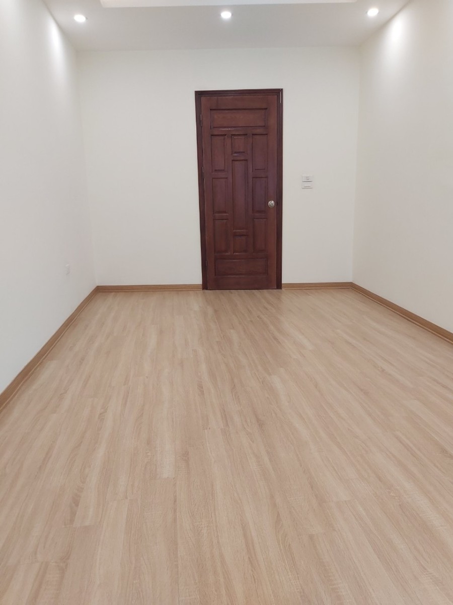 Giá chung cư nhà sổ đỏ riêng! Bán nhà 4 tầng ở ngay phố Tôn Đức Thắng Đống Đa nhỉnh 1 tỷ
