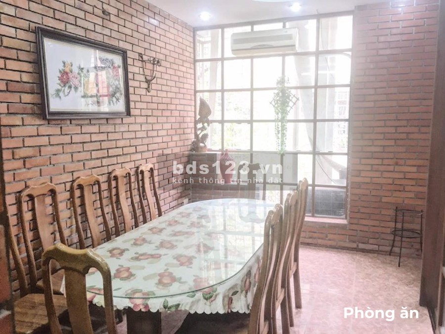 Cho Nữ thuê 1 Phòng trong Căn hộ 130m2 - 20 Láng Hạ, Đống Đa, đối diện rạp Quốc Gia