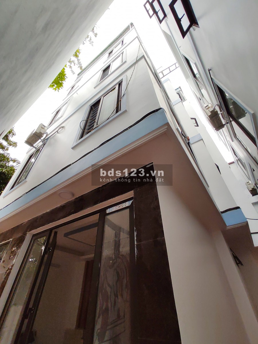 Nhà phố Ô Cách, mới đẹp long lanh, diện tích sử dụng 30m2, giá bán 2,75 tỷ thương lượng