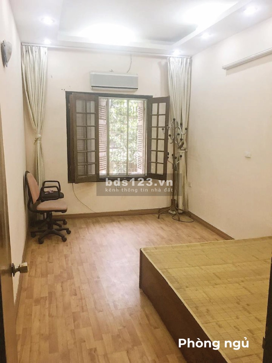 Cho Nữ thuê 1 Phòng trong Căn hộ 130m2 - 20 Láng Hạ, Đống Đa, đối diện rạp Quốc Gia