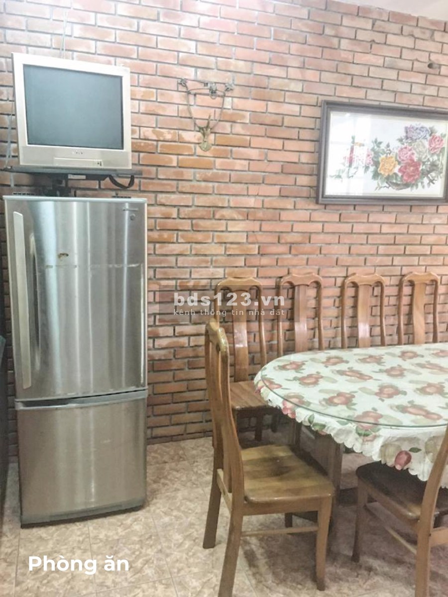 Cho Nữ thuê 1 Phòng trong Căn hộ 130m2 - 20 Láng Hạ, Đống Đa, đối diện rạp Quốc Gia