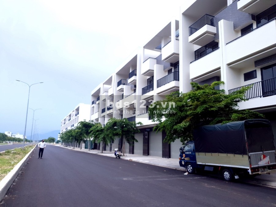 Chỉ còn 5 căn shophouse mặt tiền đường 43m tại VCN Phước Long 2.