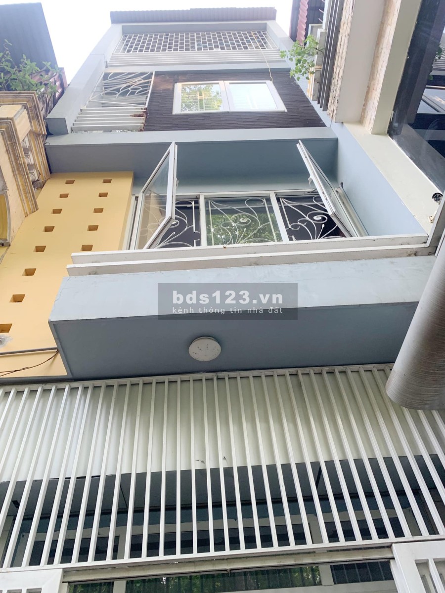 Bán nhà đẹp Tây Sơn, Đống Đa diện tích sử dụng 54m2 4 tầng, ô tô gần nhà, an sinh đỉnh cao