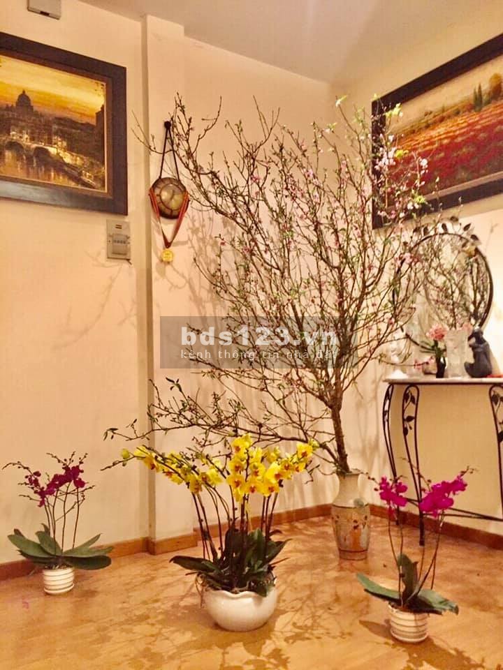 Ngõ phố Đội Cấn diện tích sử dụng 55m2 5 tầng, ngõ rộng, giá bán 4.2 tỷ lh 0988899816