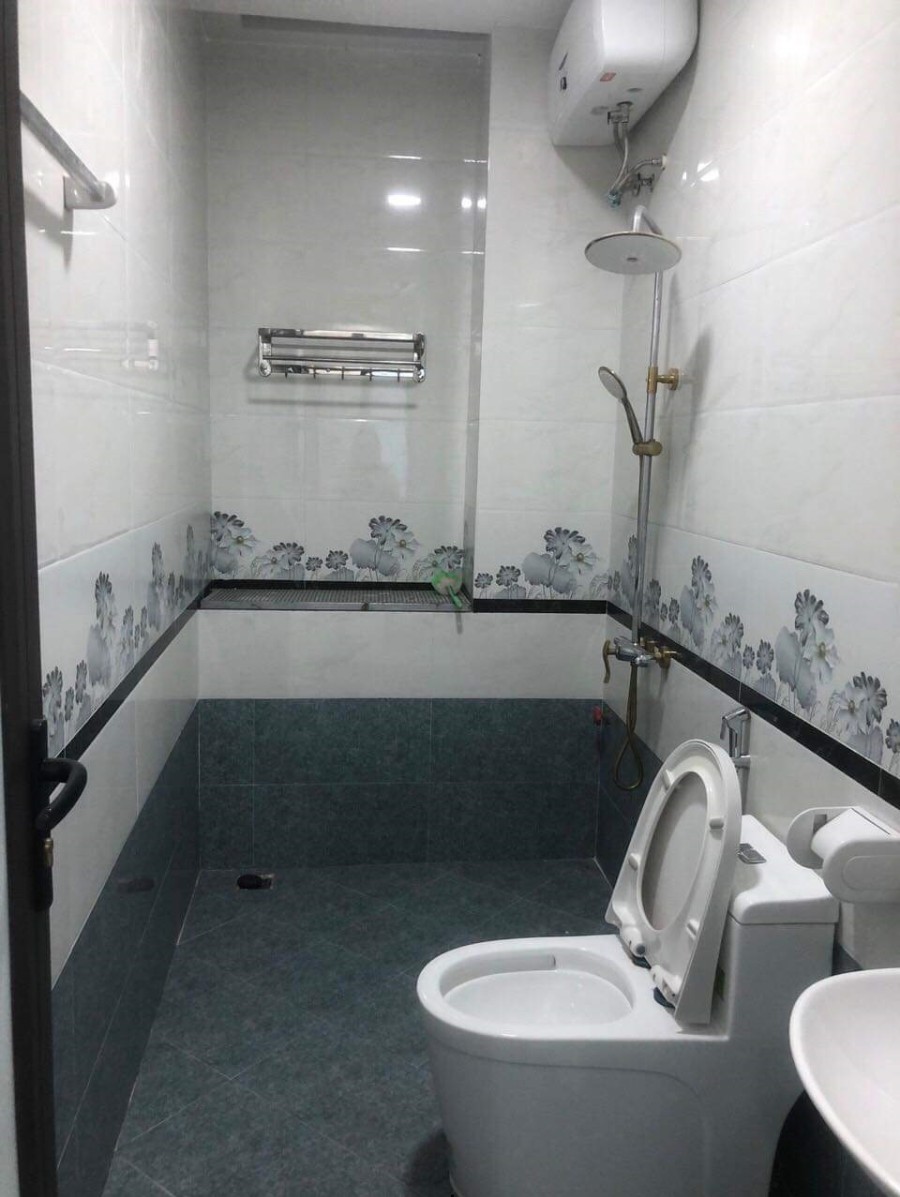 Mặt phố VIP Nguyễn Thái Học diện tích sử dụng 48m2 6 tầng, MT 4.5m, giá bán 19.9 tỷ.