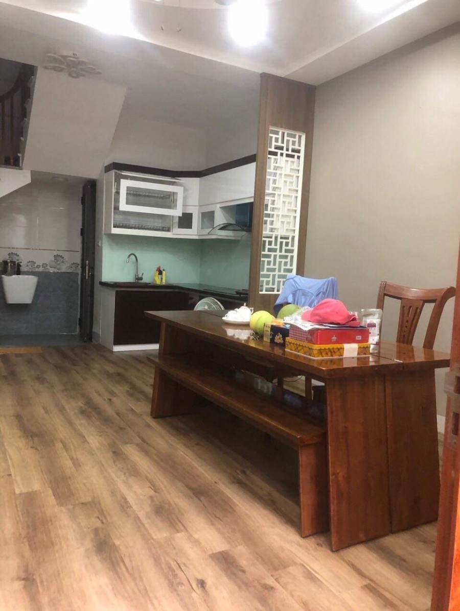 Mặt phố VIP Nguyễn Thái Học diện tích sử dụng 48m2 6 tầng, MT 4.5m, giá bán 19.9 tỷ.