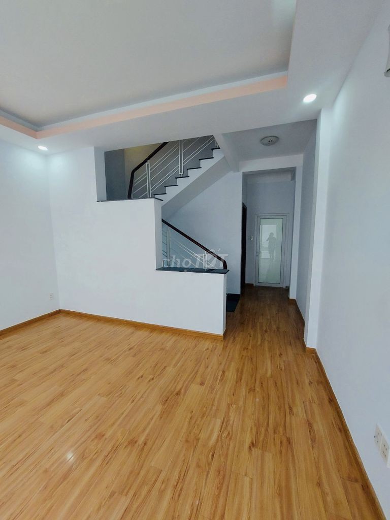 Bán nhà hẻm 4m Bành Văn Trân, diện tích sử dụng 60m2, 2 lầu, giá bán nhanh chỉ 5 tỷ