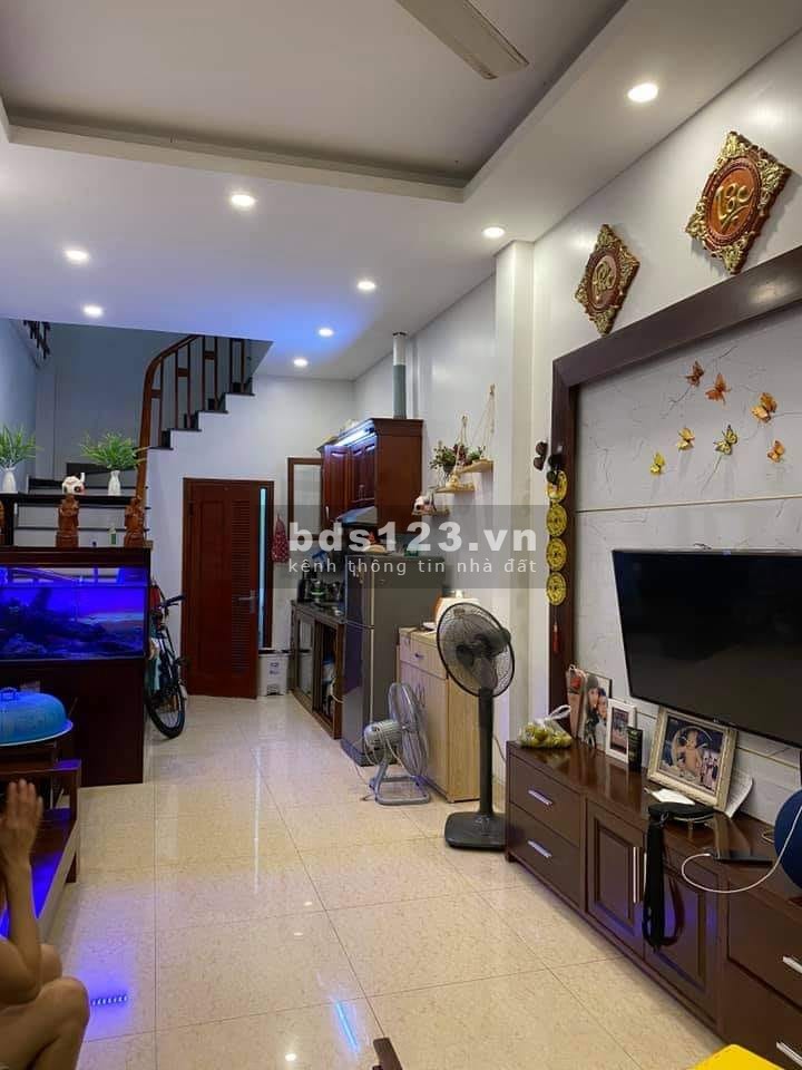 ️Hiếm nhà bán hộ khẩu Gia Thụy nhà đẹp ô tô vào nhà diện tích sử dụng 33m2 giá bán 3.5 tỷ