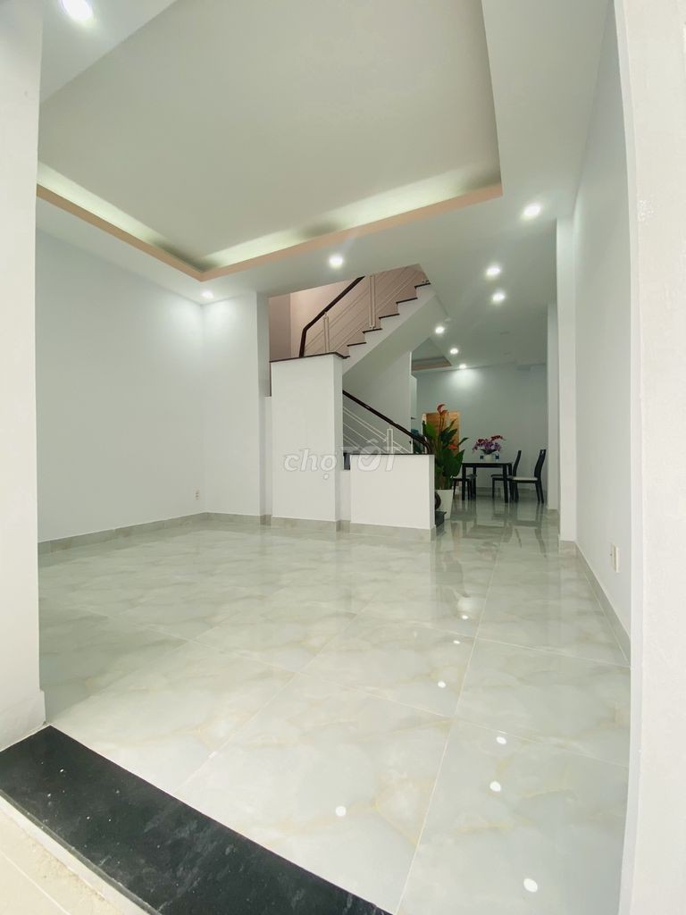 Bán nhà hẻm 4m Bành Văn Trân, diện tích sử dụng 60m2, 2 lầu, giá bán nhanh chỉ 5 tỷ