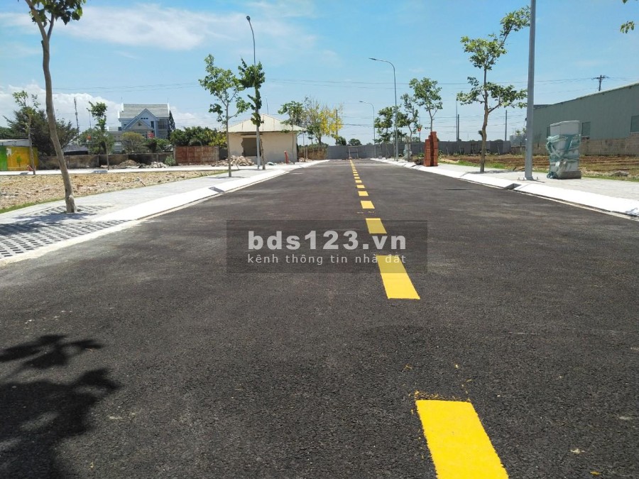 Cần bán 987 m2 đất nền cạnh trung tâm Bà Rịa giá 6 triệu/m2, khu dân cư đông đúc hiện hữu