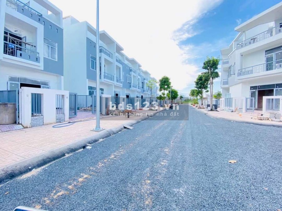 Nhà mới 100% Tại trung tâm giá rẻ giá bán tiện đầu tư, diện tích 100m2, hỗ trợ vay ngân hàng