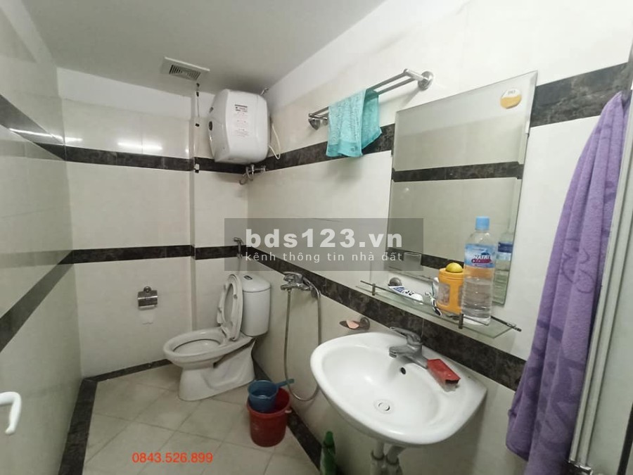 Bán nhà phố Giải Phóng, ô tô đỗ cổng, 20m ra ô tô tránh, 45m2 nhỉnh 3 tỷ