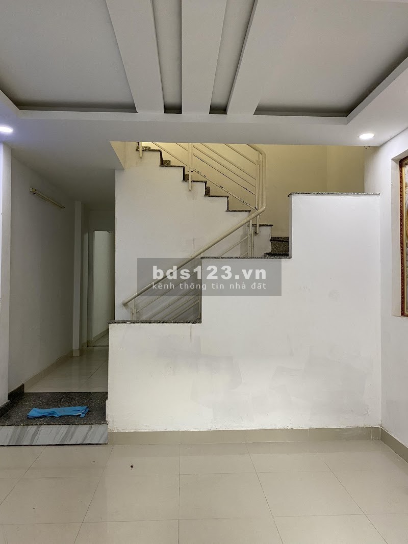 Bán nhà mới xây Quận Tân Bình 55m2 giá rẻ chỉ 5 tỷ hẻm xe hơi liên hệ xem nhà 0909194247