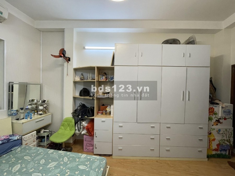 Bán nhà Bạch Mai diện tích 25m2 4 tầng, giá 2.6 tỷ, nhà đẹp, gần phố, nhiều tiện ích, lhcc