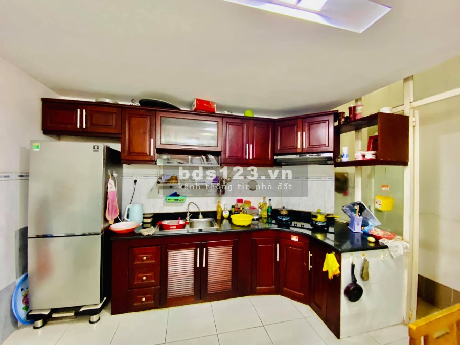 Nhà ngộp Lạc Long Quân, HXH, Tân Bình, diện tích sử dụng 61m2 4 tầng, giá chỉ còn 8,9 tỷ