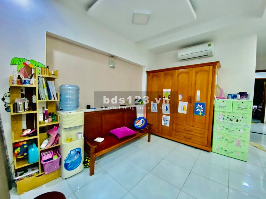 Nhà ngộp Lạc Long Quân, HXH, Tân Bình, diện tích sử dụng 61m2 4 tầng, giá chỉ còn 8,9 tỷ