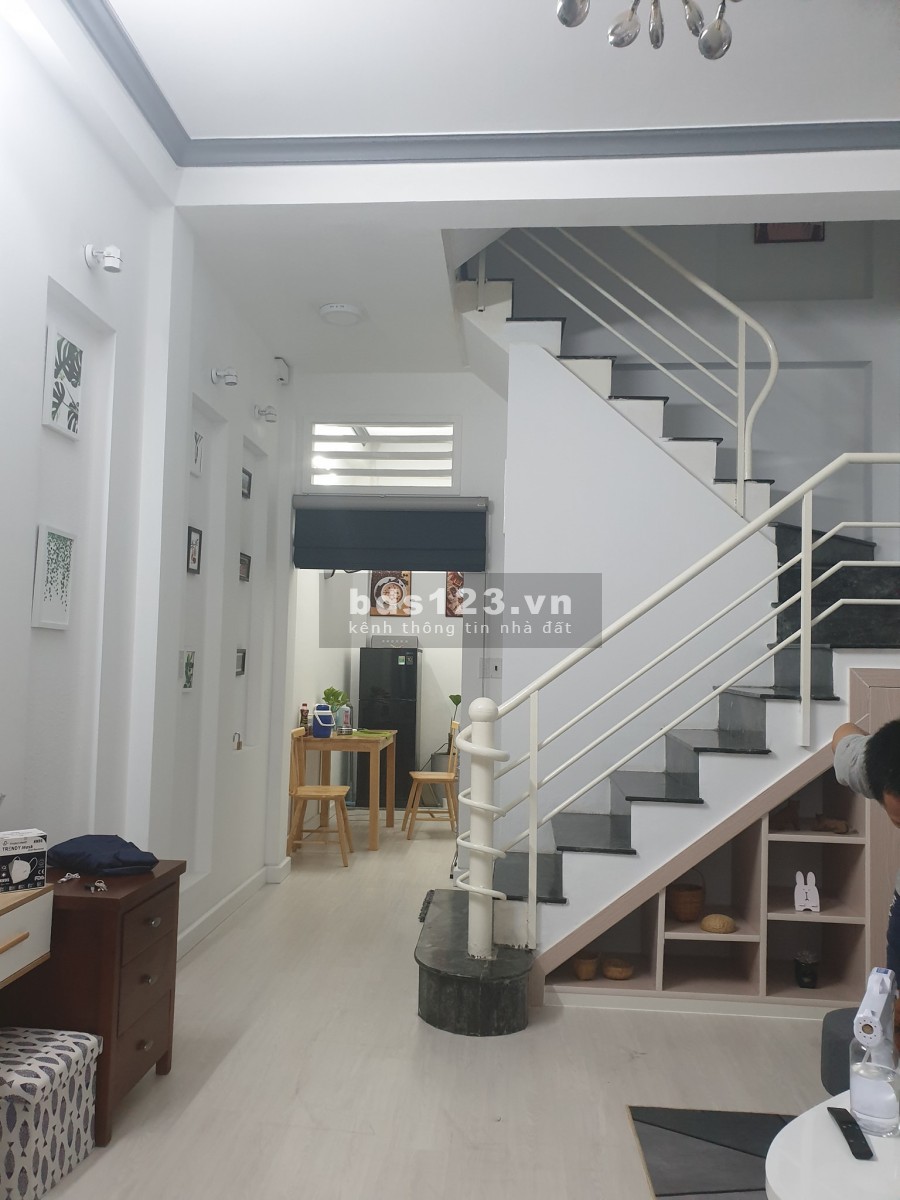 Bán nhà Thích Quảng Đức, an ninh yên tĩnh, diện tích sử dụng 38m2, giá bán 5.4 tỷ