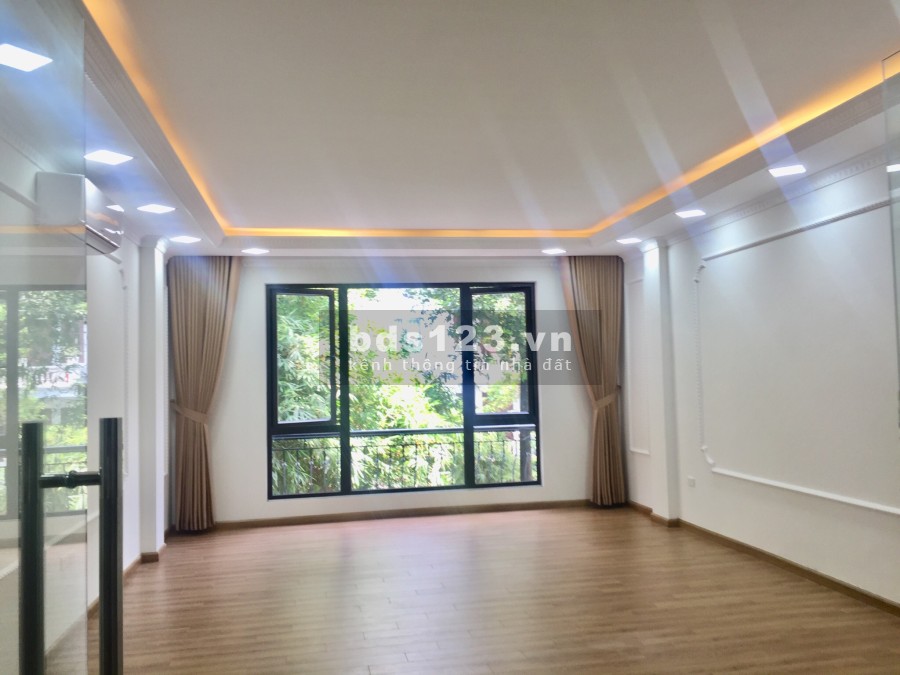 Bán nhà Ngõ 269 Lạc Long Quân, S=55m x 6T,mặt tiền 4.1m