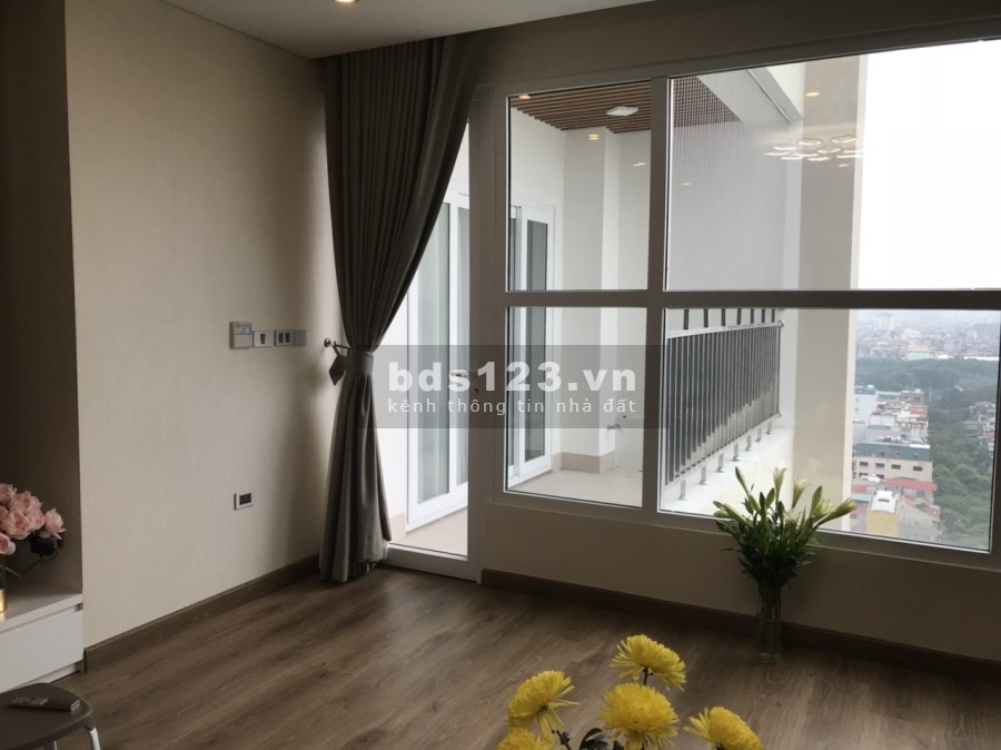 Chính Chủ bán căn hộ 60 Hoàng Quốc Việt, Cầu Giấy 3PN có sổ đỏ gía thương lượng.